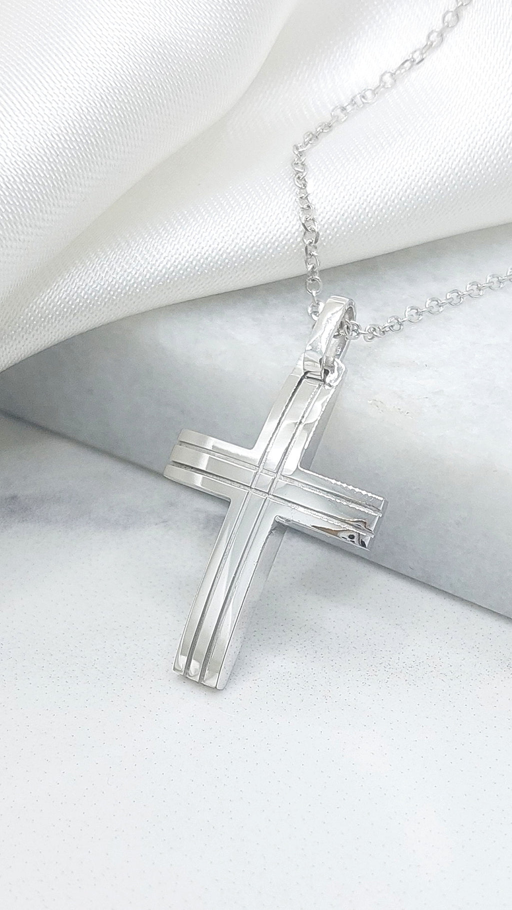 Men's Gold Cross – 14k / 18k White Gold
