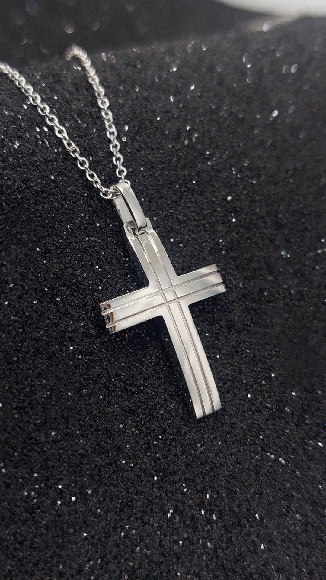 Men's Gold Cross – 14k / 18k White Gold