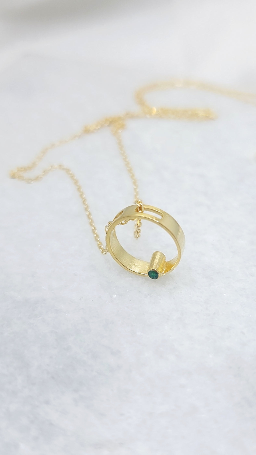 14k Gold Circle Necklace