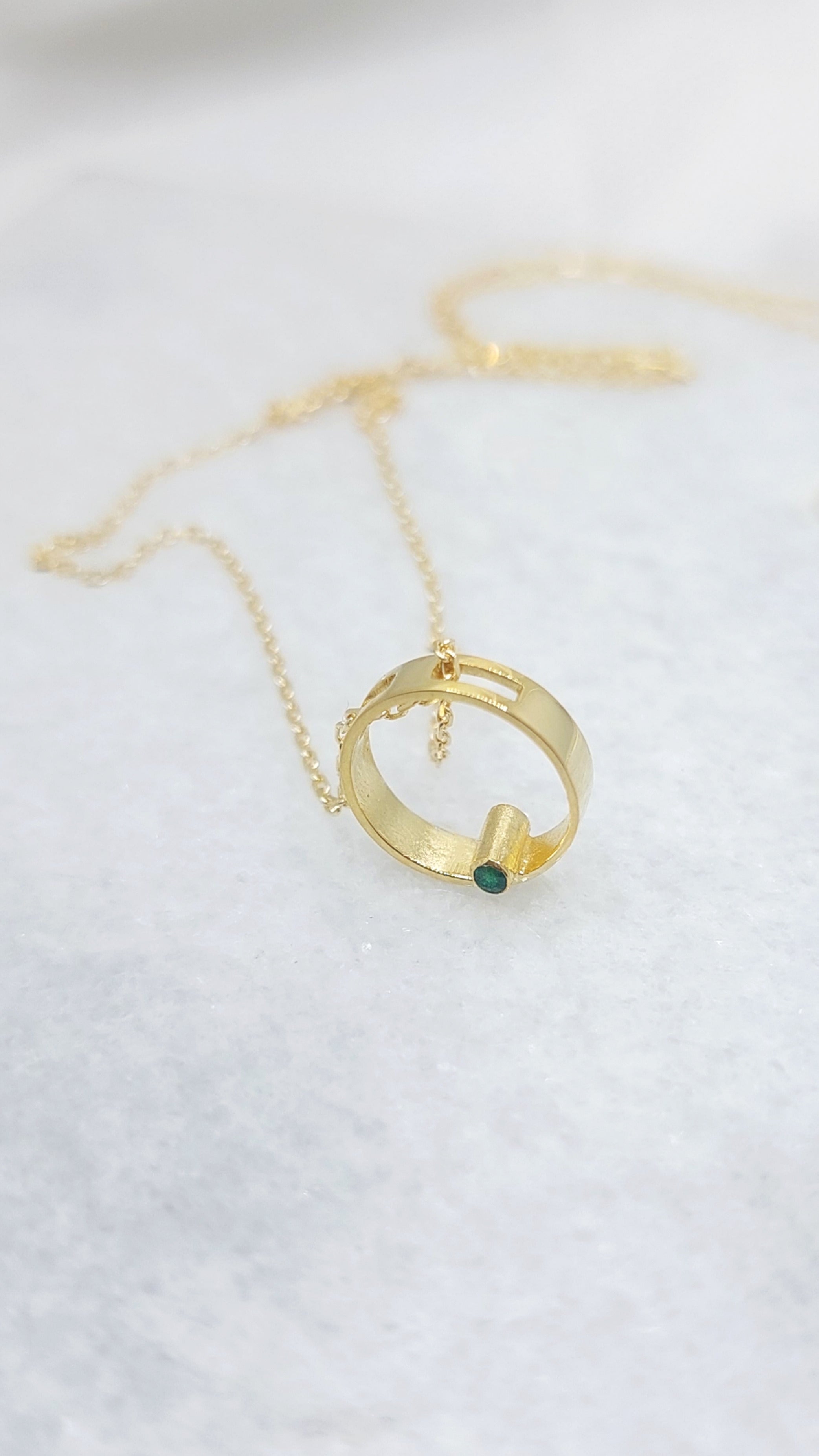 14k Gold Circle Necklace