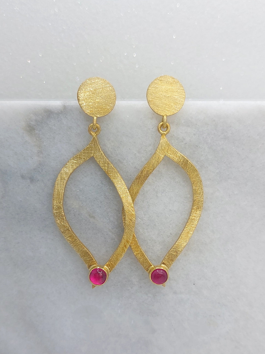 Leaf Drop earrings - Ruby